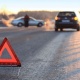 Бишкекте кичи автобус менен жеңил унаа сүзүшүп, айдоочулардын бири ооруканага жеткирилди