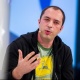 WhatsApp`тын негиздөөчүлөрүнүн бири жана аталган компаниянын жетекчиси Ян Кум кызматынан кетти