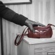 100 миң сомдук зер буюмдарды уурдаган 25 жаштагы тургун колго түштү