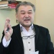 "Сырттан алынган насыялардын жүрүшүн жыл сайын текшерип туруш керек" дейт мурунку экономика министри Эмил Үмөталиев