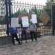 Жарандык активисттер шаар мэри Албек Ибраимовду отставка кетирүүнү талап кылып митингге чыгышты
