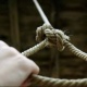 Баткенде 10-класстын окуучу кызы мал сарайында асынып алды