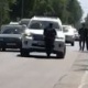 Бишкекте инспекторго баш ийбей аны жол тандабас унаасы менен 300 метрдей жерге түртүп барган айдоочу кармалды