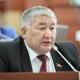 Депутат өкмөт башчы менен анын командасын сынга алды