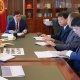 Премьер-министр эл аралык компаниялардын өкүлдөрү менен жолукту