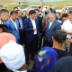 Премьер-министр Лейлек районундагы селден жабыркаган турак үйлөрдүн абалы менен таанышты