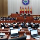 Парламентте жогорку окуу жайда келишимдик негизде билим алгандарга жеңилдетилген насыя берүүгө багытталган мыйзам жактырылды