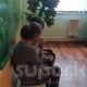 Өгөй ата эгиз кыздарын "коңшунун велосипедин уурдадың" деп сабаган