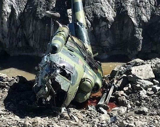 Кырсыктаган Ми-8 МТВ үлгүсүндөгү тик учагы