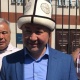 Канат Исаев үй камагына чыгарылды. Ал апасы менен учурашуу үчүн Токмок шаарына бет алды