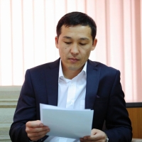 Журналист Султан Каназаров: "Бардыгыбыз көйгөйлөрдү айтып чыккан журналисттерди коргоо маселесин ойлонушубуз зарыл"