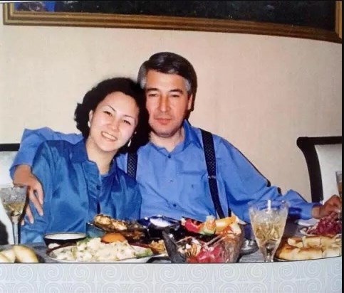 Кызы Жылдыз Абдылдаева менен 2002-жыл