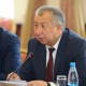 "Суу ресурстарын натыйжалуу пайдалануу үчүн бул тармактагы мамлекеттик органдардын функцияларын координациялоо керек" дейт биринчи вице-премьер