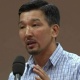 Мавлян Аскарбеков: "Маселе мэрлерде эмес, маселе ошол паракор менен ууруларга калпак кийгизип, чапан жапкан депутаттарда" (стенограмма)