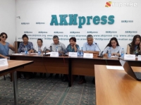 Азиза Абдирасулова: "Офицерлер тарабынан зомбулукка кабылган жоокерлердин бири психиатриялык ооруканада жатат"