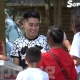 SUPER TV: Ырчы Данияр Эрматов балмуздак сатып канча акча тапты?