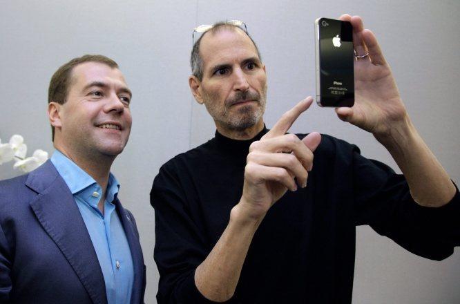 Стив Жобс менен
