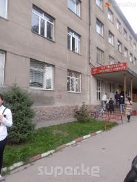 Бишкекте бала сатуу фактысына шектелген гинеколог үй-бүлөлүк дарыгерлер борборунан сырткары менчик клиникада иштейт