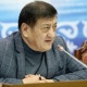 Депутат Анвар Артыков: "Сооронбай Жээнбеков президенттикке келе электе эле бир туугандары кызматтарга отуруп калган"