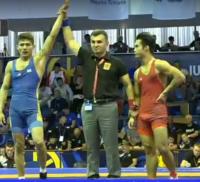 Күрөш боюнча жаштар арасындагы Дүйнө чемпиондугу: Эрбол Бакиров германиялык балбанды утуп жарым финалга чыкты