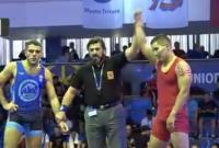 Күрөш боюнча жаштар арасындагы Дүйнө чемпиондугу: Ильгиз Билимов атаандашын утуп жарым чейрек финалга чыкты