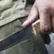 Таласта бычакталып каза болгон 3 балалуу келиндин өлүмүнө күйөөсү шектелүүдө. Ал Казакстанга кете турган таксиден кармалды