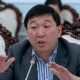 Бахадыр Сулейманов Токон Мамытовго: "1 жыл мурда бир генералыбыз "Белизгейт" жөнүндө айтты эле. Эми сиз "Казакгейтти" баштап жатасыз"