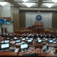 Парламент жыйыны 19 депутат менен уланууда. Каттоодон 75 эл өкүлү өткөн (фото)