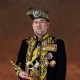 Малайзиянын падышасы өз эрки менен тактыдан баш тартты. Ал жакында эле орус модель кызга үйлөнгөн