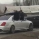 Таластагы үлпөт кортежинде "автомат алып жүрүшөт" делген жарандар суракка алынды. Милиция "автомат базардагы 300 сомдук оюнчук" дейт