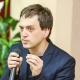 Жарандык активист Тимур Шайхутдинов: "Бийлик айып пулдардан пайдаланып, байыган кызматкерлерди жазалоого даяр экендигин көрсөтүшү керек"