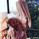 Египетте болочок күйөөсү менен кучакташкан студент окуу жайдан айдалды