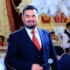 Шоумен Бакыт Байсариев социалдык тармактагы баракчалардын биринде айымдар менен айтышып, сынга кабылды