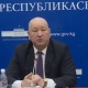 "Коопсуздук курун тагынбаган айдоочулардын баарына 1000 сомдон айып пул салган туура" дейт Жеңиш Разаков