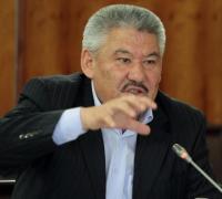Саясий ишмер Азимбек Бекназаров: "Биз да биригип чоң партия түзүп калышыбыз мүмкүн"