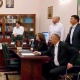 Вице-премьер өкмөт башчы ооруп комитет жыйынына келбегенин билдирди. Депутаттар кечээ премьер-министр оорубай эле футбол көрүп отурганын айтышты
