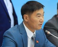 Депутат Эмил Токтошев: "Казакстандан келген азык-түлүктөрдүн баары эле аткезчилик жол менен ташылып келет"