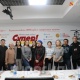 Казакстандык журналист Аскар Актилеу студенттери менен "Супер-Инфо" гезитинде жана SUPER.KG порталында конокто болушту