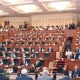 Жогорку Кеңеште өлкө мектептериндеги башталгыч класстын окуучуларына ысык тамак берүүнү мыйзамдаштырууга багытталган долбоор колдоо тапты