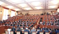Парламентке өтүү үчүн босоголук чекти 5 пайызга төмөндөтүү боюнча мыйзам долбоору коомдук талкууга коюлду
