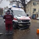 Бишкекте "Тез жардам" кызматы менен жеңил унаа сүзүштү (фото)