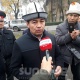 Манасчы Дөөлөт Сыдыков КТРК жетекчилигине каршы митингге чыкты
