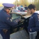 Жалал-Абадда унаасынын айнегин караңгылаткан 47 айдоочуга айып пул салынды