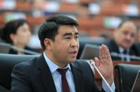 Депутат Жанар Акаев УКМКнын тергөөчүсүнүн сейфинен 200 миң доллар жоголду деген маалымат боюнча маселе көтөрдү