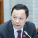Депутат Казакбаев: "Инвестиция тартууда өкмөттүн, министрликтердин ишинде баш аламандык бардай көрүнөт"