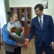 Троллейбустун жүргүнчүлөрүн бычак менен коркуткан жарандын окуясынан кийин айдоочу мэрия тарабынан сыйланды