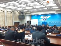 Депутат: "Түштүк кореялыктар "Тез жардам", өрт өчүрүүчү унааларды бекер беребиз десе өкмөт 1 меморандумга кол койбой, алар кетип калышты"