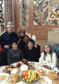 Шоу-бизнес өкүлдөрү каза болгон кесиптештерине атап түлөө өткөрүштү