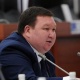 Депутат: "Өкмөт күйүүчү май боюнча маселени чече албаса, анда отставкага кетиши керек"