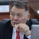 "Эшикте суук, үйдө балдар күтүп жатат". Депутат Жогорку Кеңештин жыйынын эртерээк бүтүрүүгө чакырды